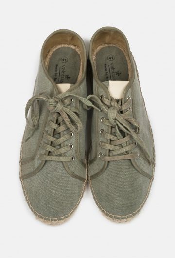 Zapatilla canvas color verde con suela de yute