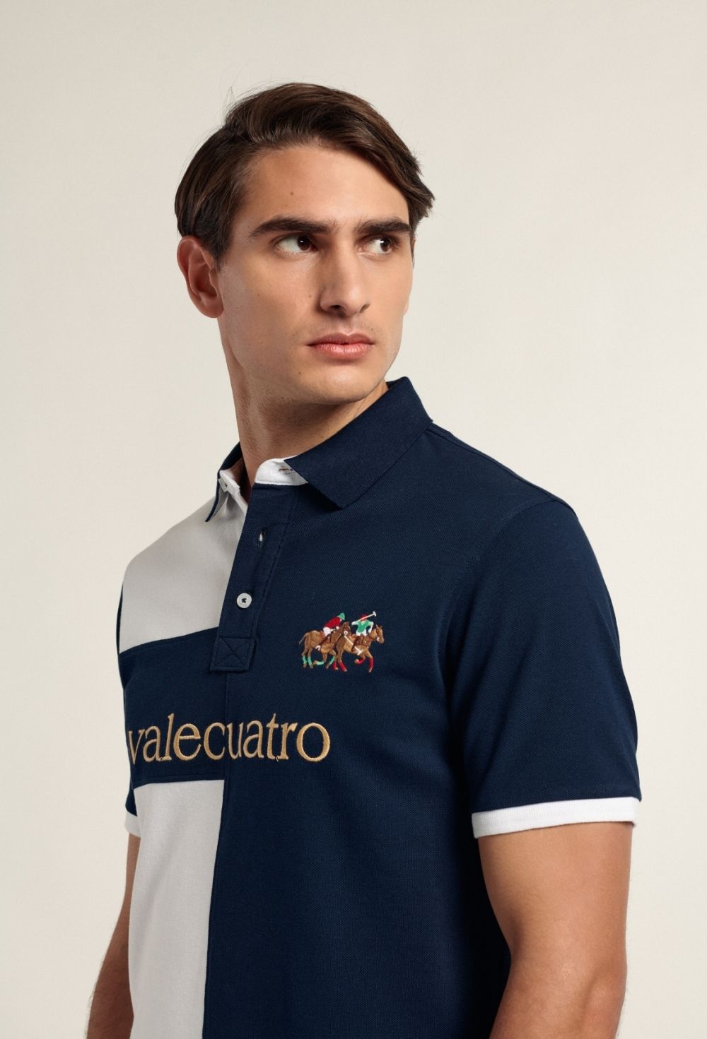 Polo bloques azul marino y blanco - 45.43