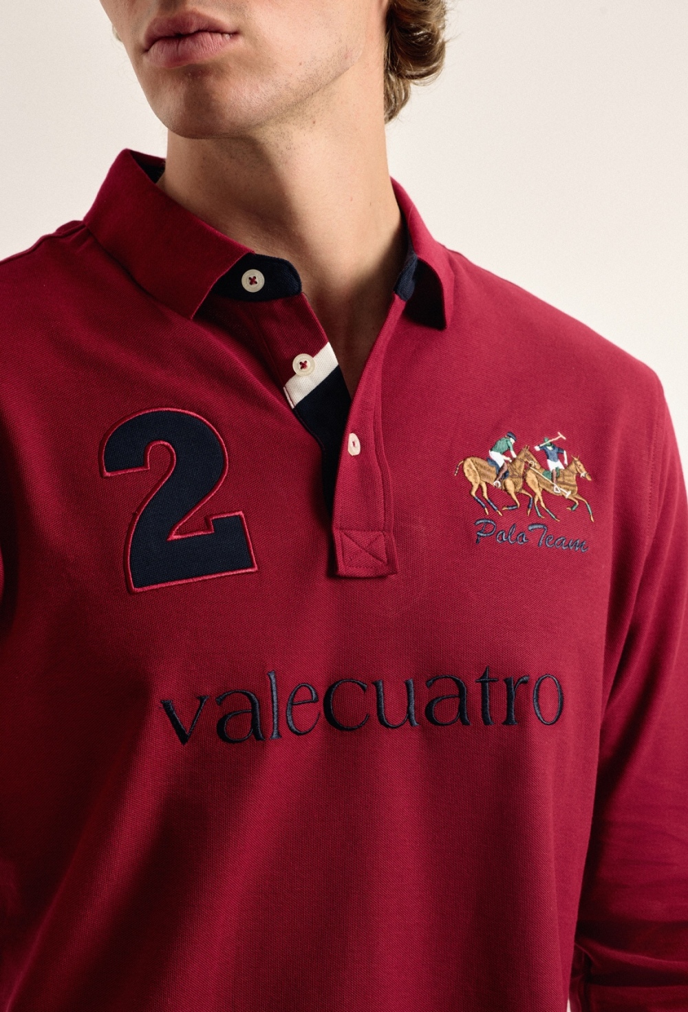 Polo Valecuatro de hombre burdeos modelo caballos - 59.92