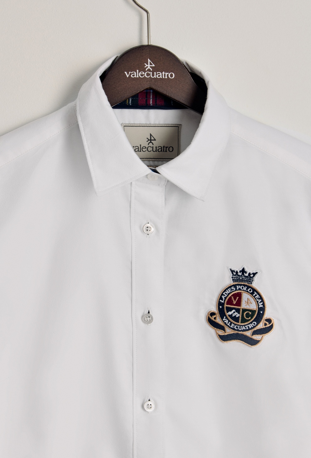 Camisa Oxford blanca modelo Escudo - Valecuatro - camisas