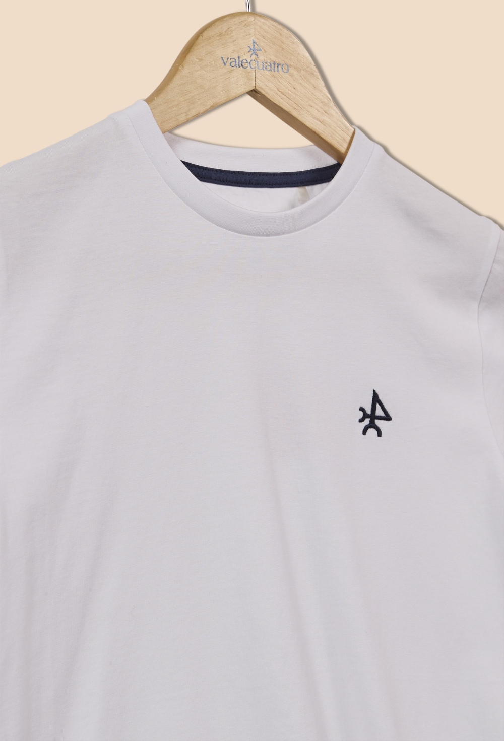 Camiseta mujer logo color blanco - Valecuatro