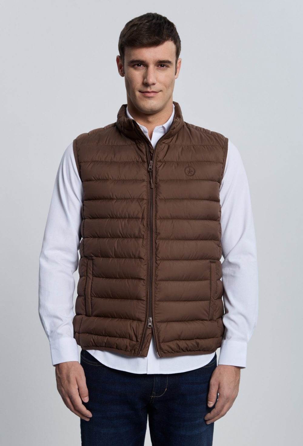chalecos - Chaleco acolchado clásico marrón I25H-6418-MR