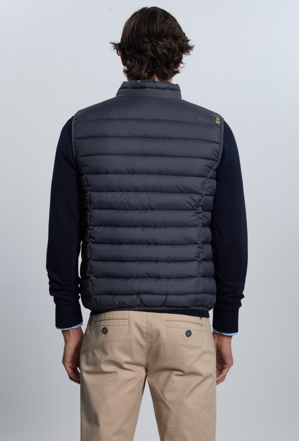 Chaleco acolchado reversible gris con amarillo